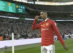 足坛新星秀技：拉什福德传接连发导曼联重回巅峰(拉什福德疑似因伤下场 为曼联打进86球超贝克汉姆)