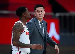 包含球员表现突出,广东队轻松获得胜利的词条 包含球员表现突出,广东队轻松获得胜利的词条